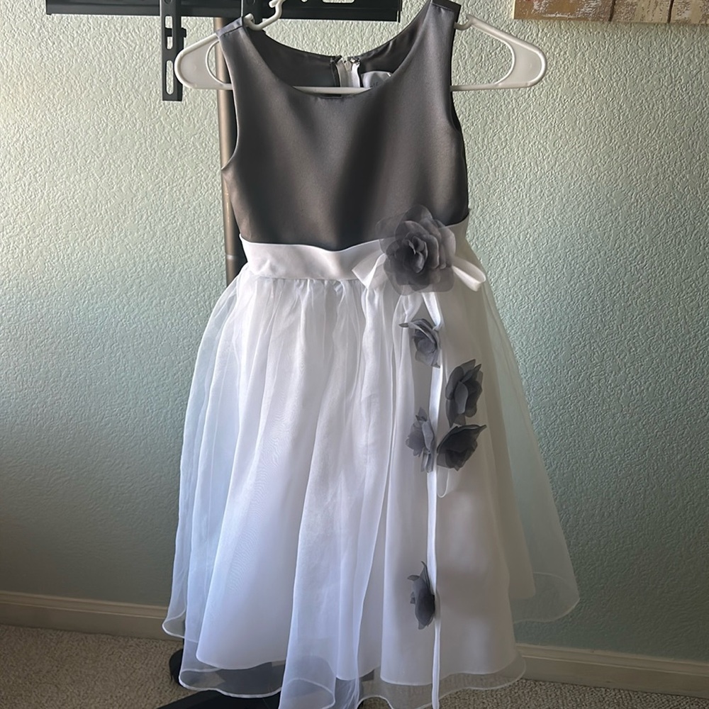 Girls size 6x formal dress